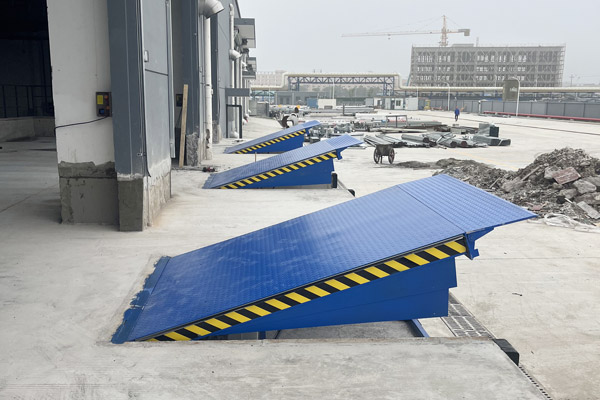 电动液压卸货平台