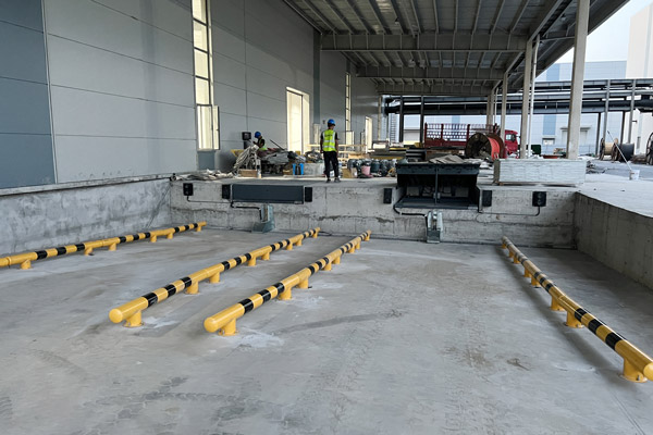 货车限动器+登车卸货平台